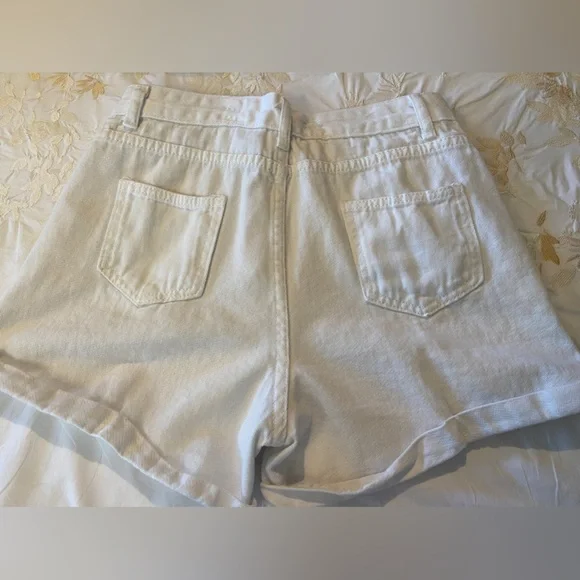 NWOT“JEANS” Sz-L Juniors/58 China- Cute Off White Jean Shorts-Soft Movable Cloth - Picture 13 of 15